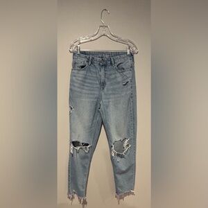 American Eagle Curvy Mom Jeans Women’s Size 6 Regular Distressed Ripped HighRise
